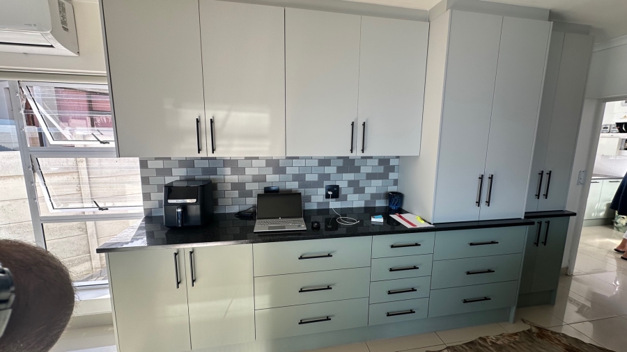 5 Bedroom Property for Sale in Dana Bay Western Cape